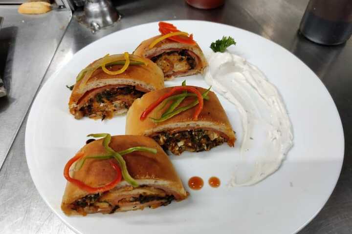 Dining 36 of 63