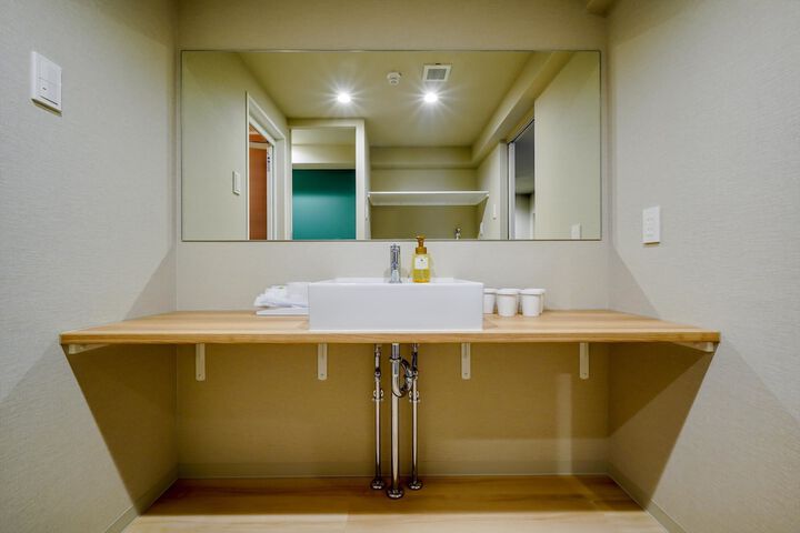 Room 121 of 146