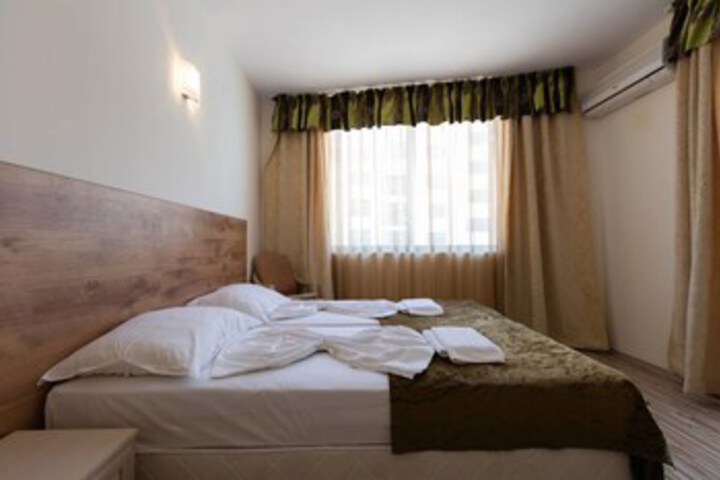 Room 16 of 22