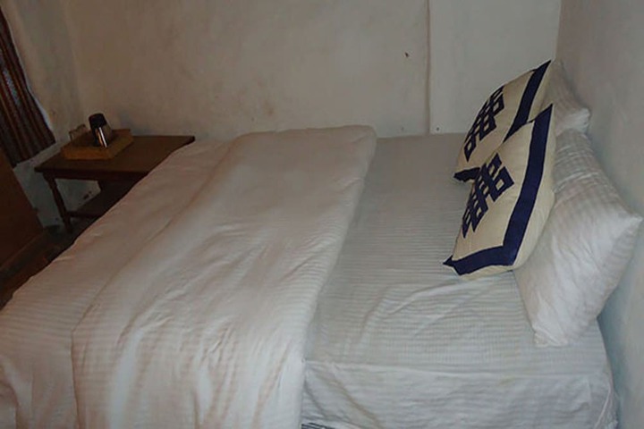 Room 25 of 35