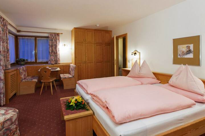 Room 9 of 39