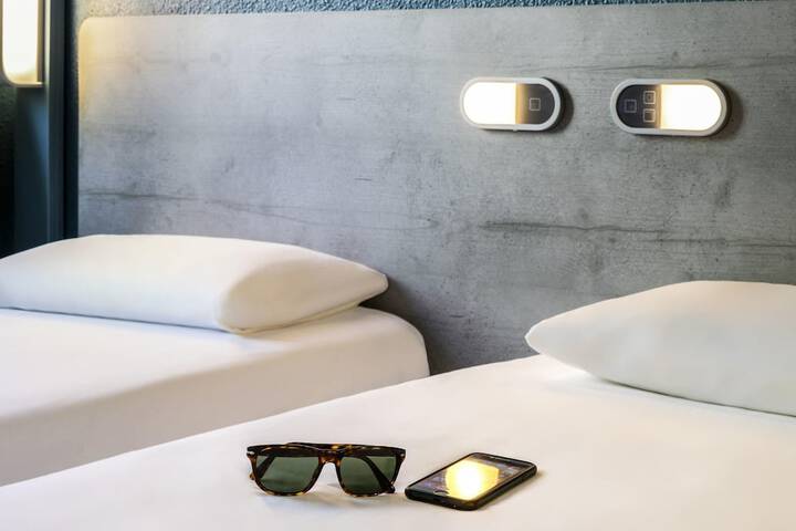 Room 40 of 95