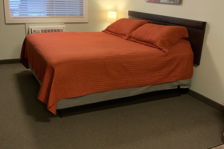 Room 103 of 259