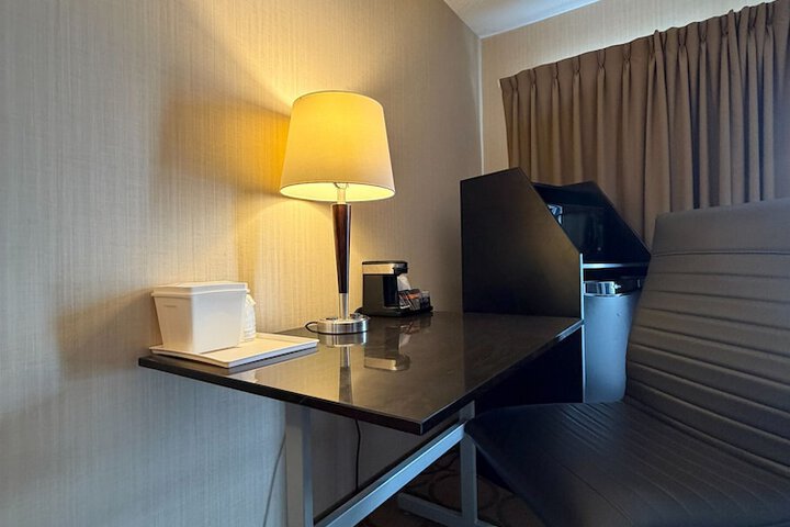 Room 13 of 31