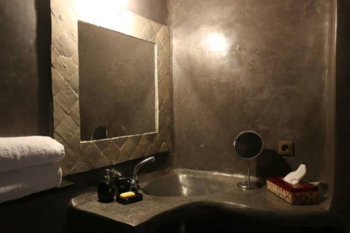 Room 12 of 21