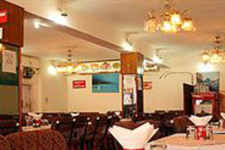 Dining 17 of 18