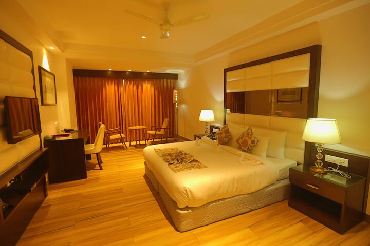Room 15 of 74