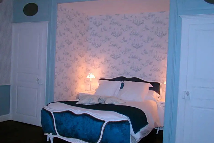 Room 3 of 11