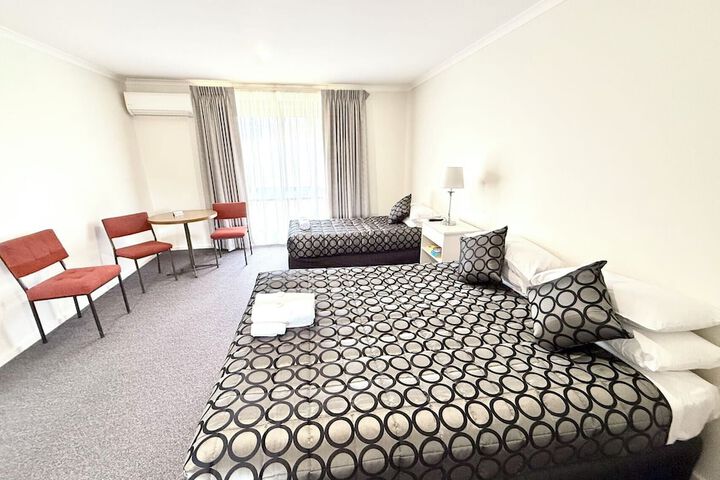 Room 4 of 31