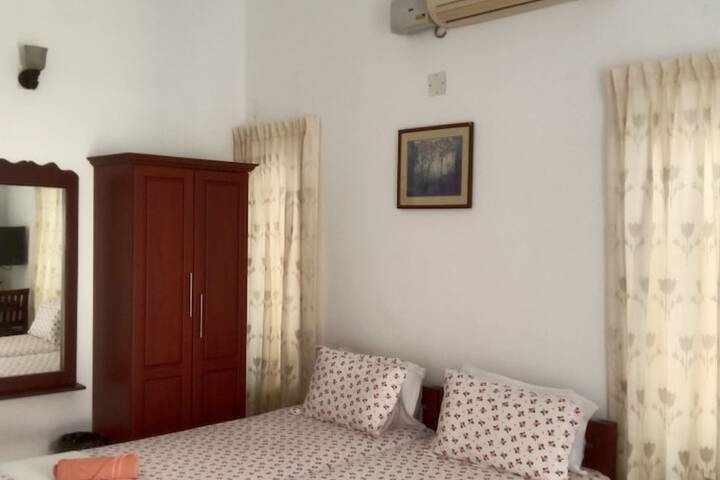 Room 14 of 34