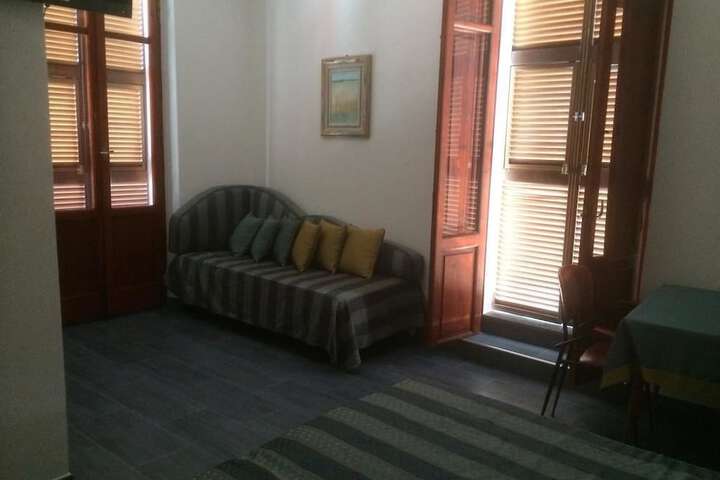 Room 15 of 38