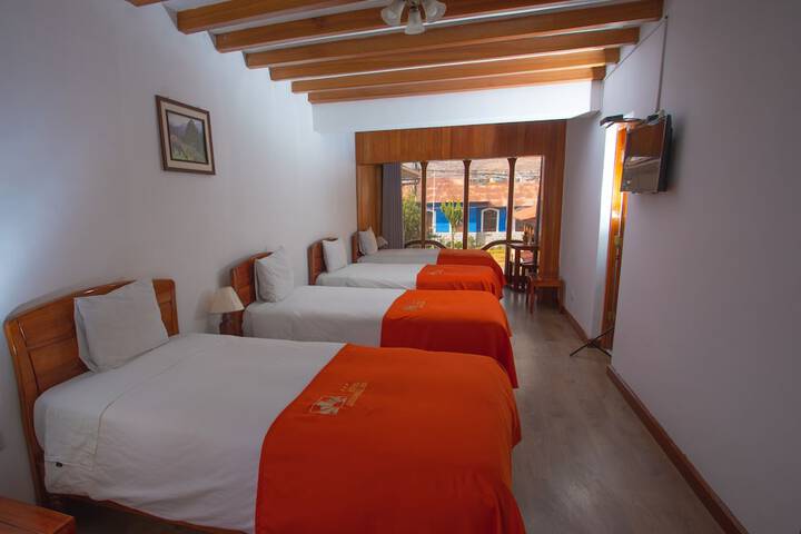 Room 9 of 33