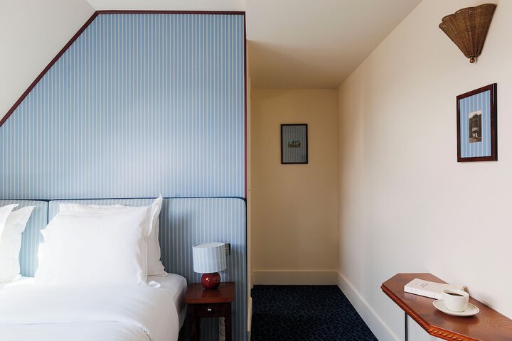 Room 58 of 103