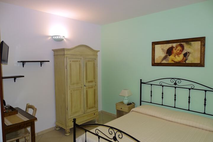 Room 3 of 88