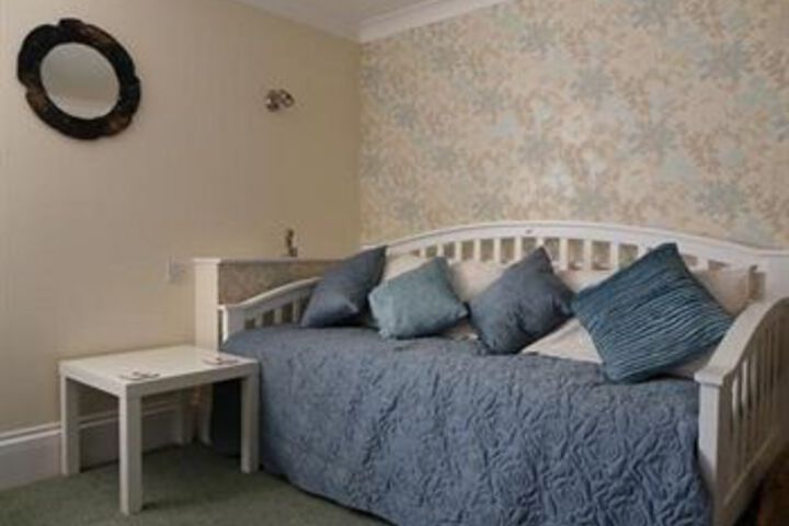 Room 5 of 7