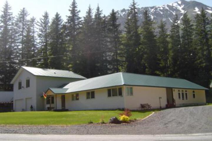 Camai House Guest Suite in Seward, AK