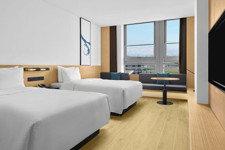 Room 17 of 39