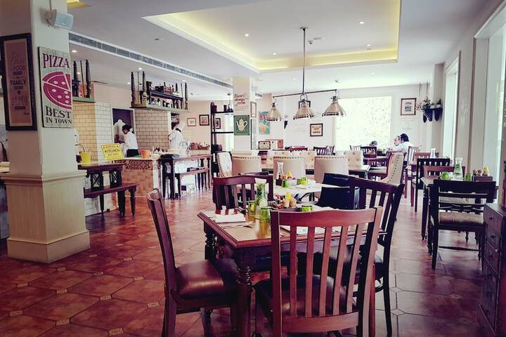 Dining Photos