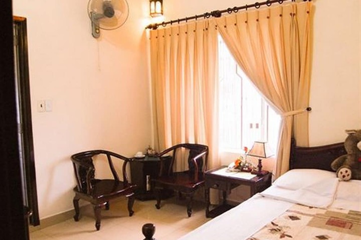 Room 9 of 24