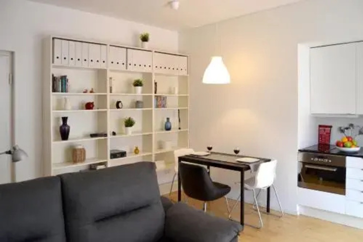 Room 6 of 15