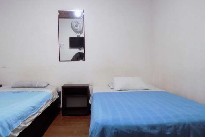 Room 10 of 46