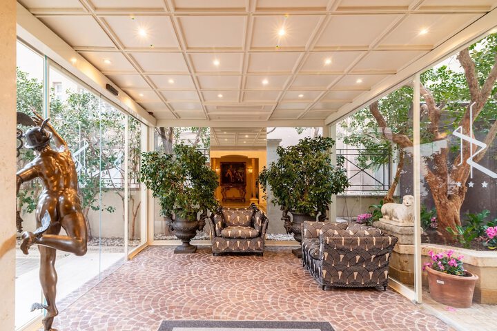 Guest Lobby