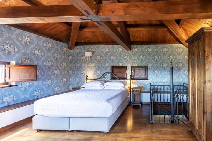 Room 21 of 53