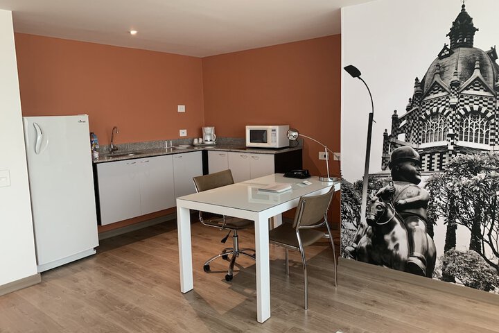 Room 4 of 89