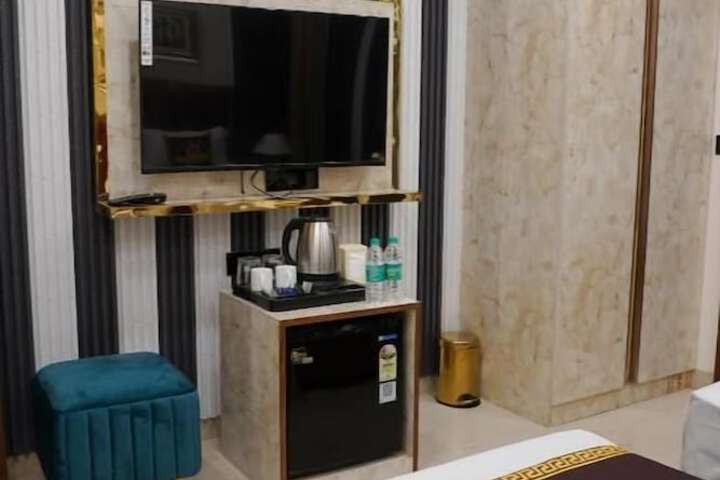 Room 7 of 48