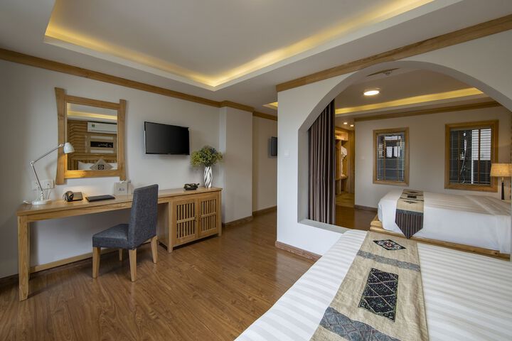 Room 17 of 122