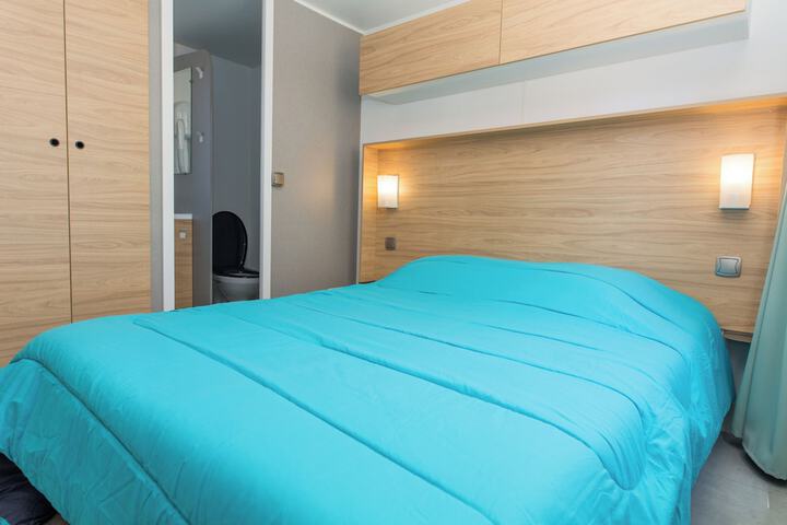 Room 3 of 89