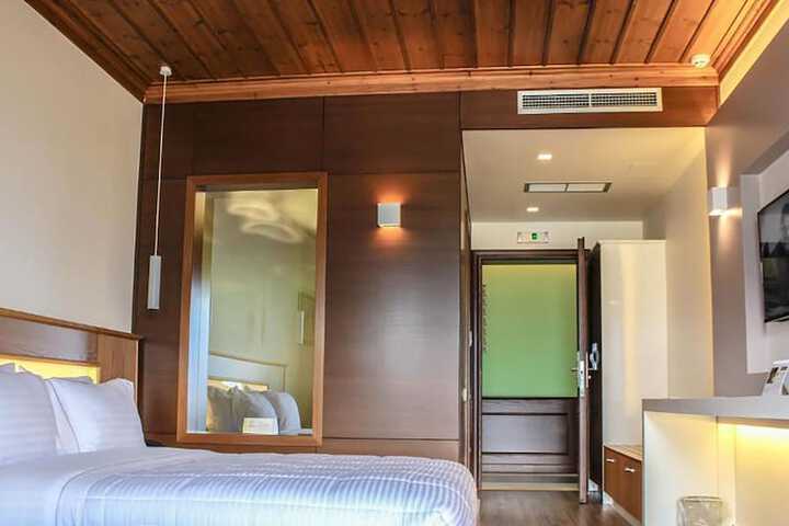 Room 53 of 97