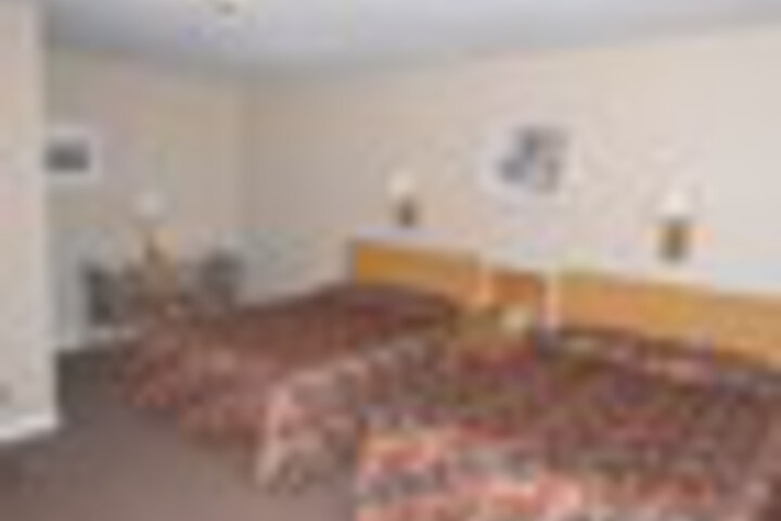 Room 17 of 36