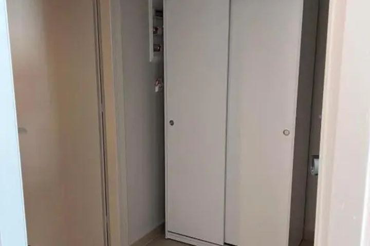 Room 3 of 6