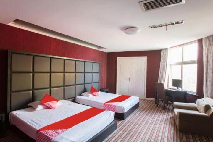 Changrui Business Hotel
