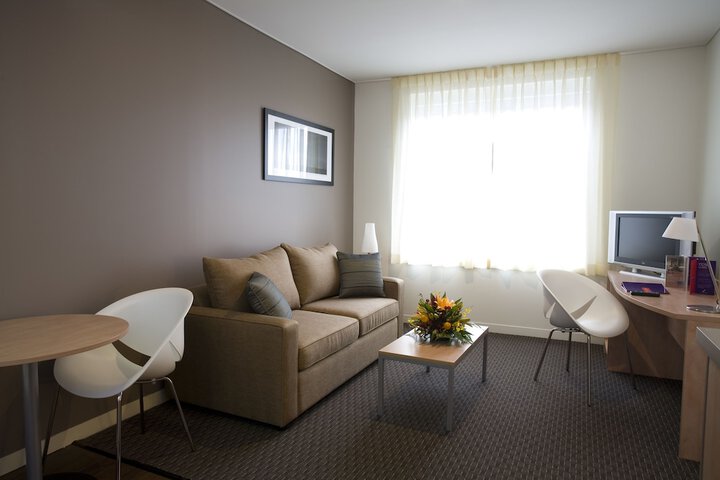 Room 3 of 92