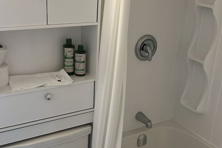 Room 9 of 14