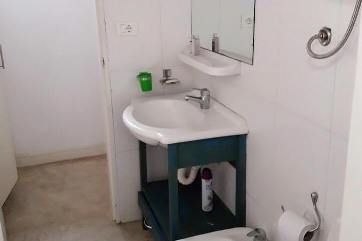 Room 3 of 26