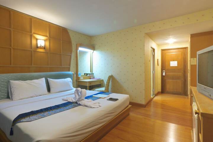 Room 5 of 34