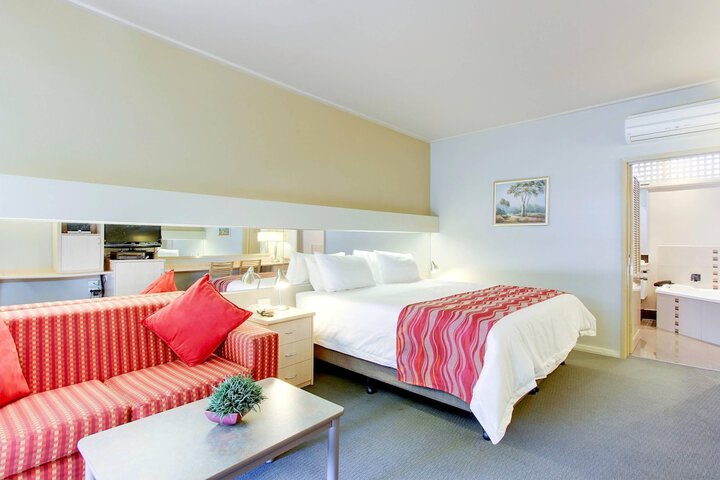 Room 38 of 53
