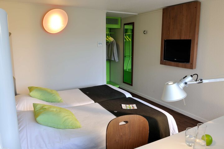 Room 5 of 35