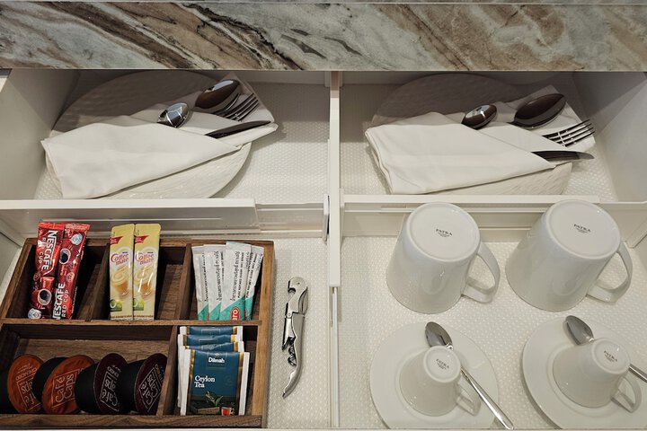 Breakfast/Coffee Service 71 of 218