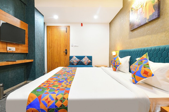 Room 30 of 49