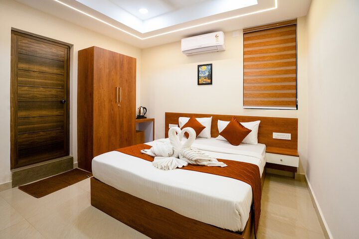 Room 9 of 20