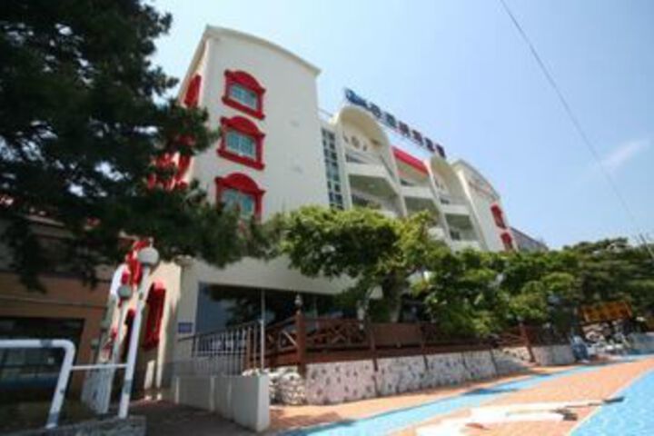 Mongdol Beach Hotel