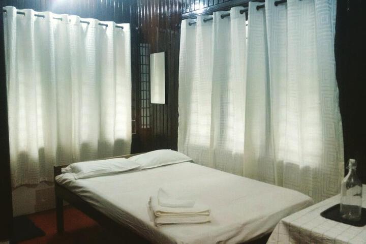 Room 1 of 9