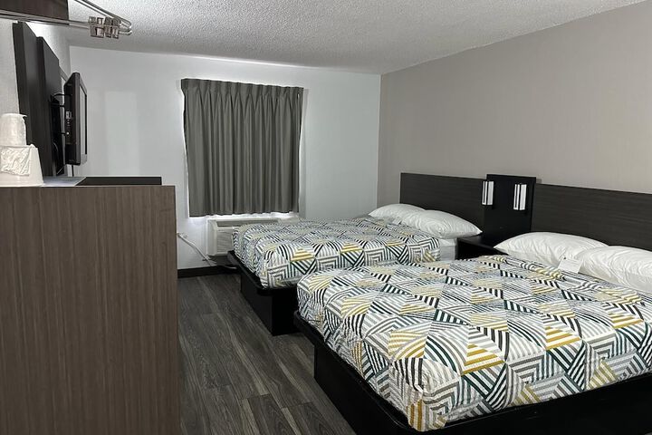 2 Double Beds (10 of 10)