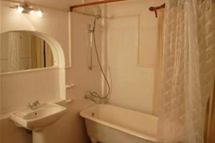 Room 14 of 16