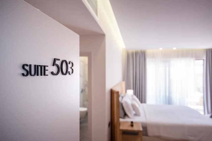 Room 30 of 163