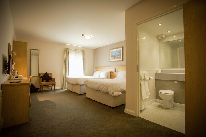 Room 8 of 29